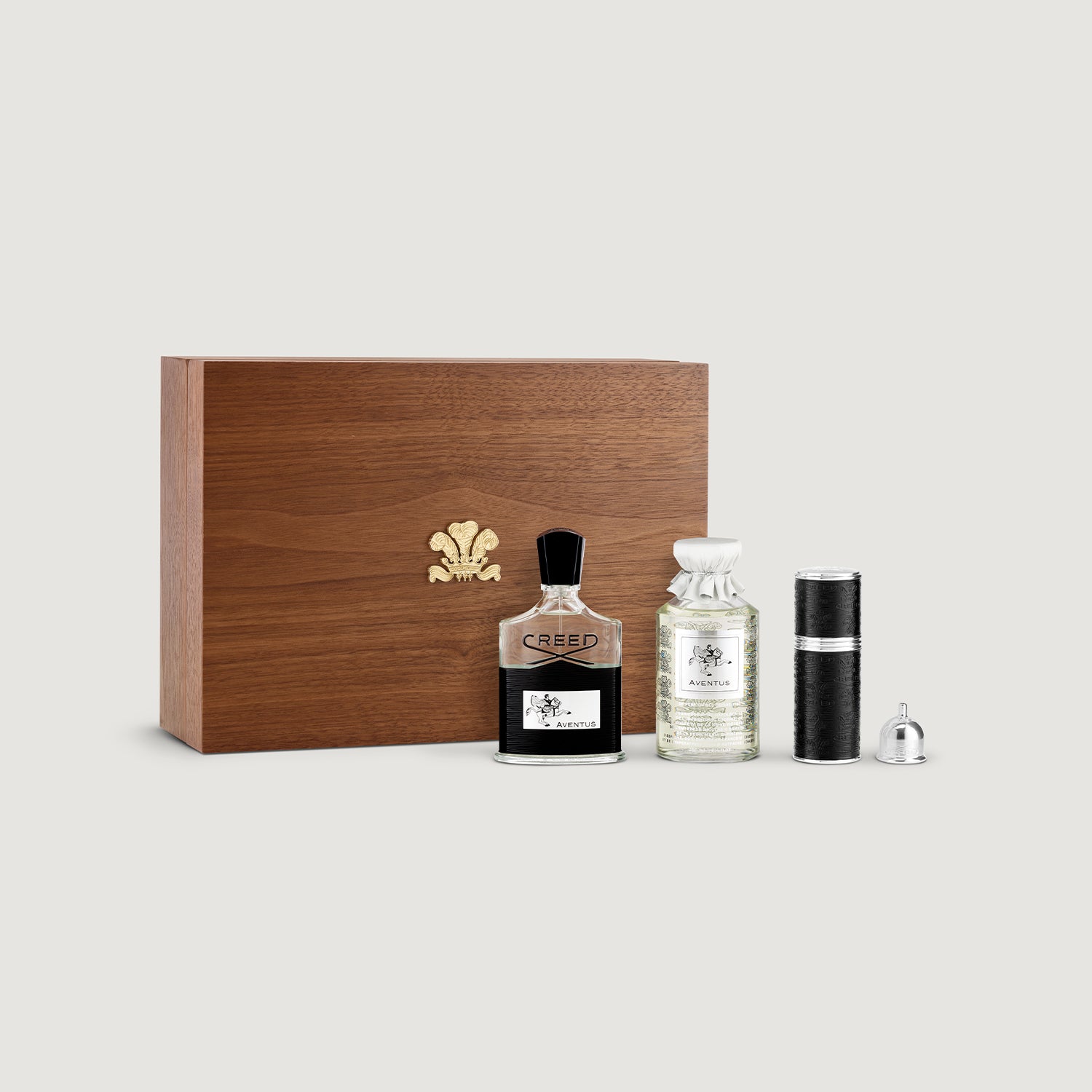 1500x1500__0005_05_CREED_WOODEN_TRUNK_STANDING_ANGLE_PRODUCTS_FLACON_v1_CLNT.jpg